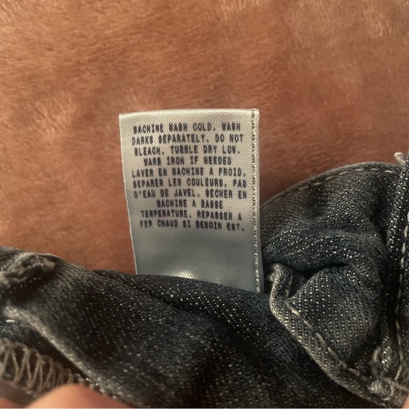 Guess blue jeans. - Picture 9 of 11